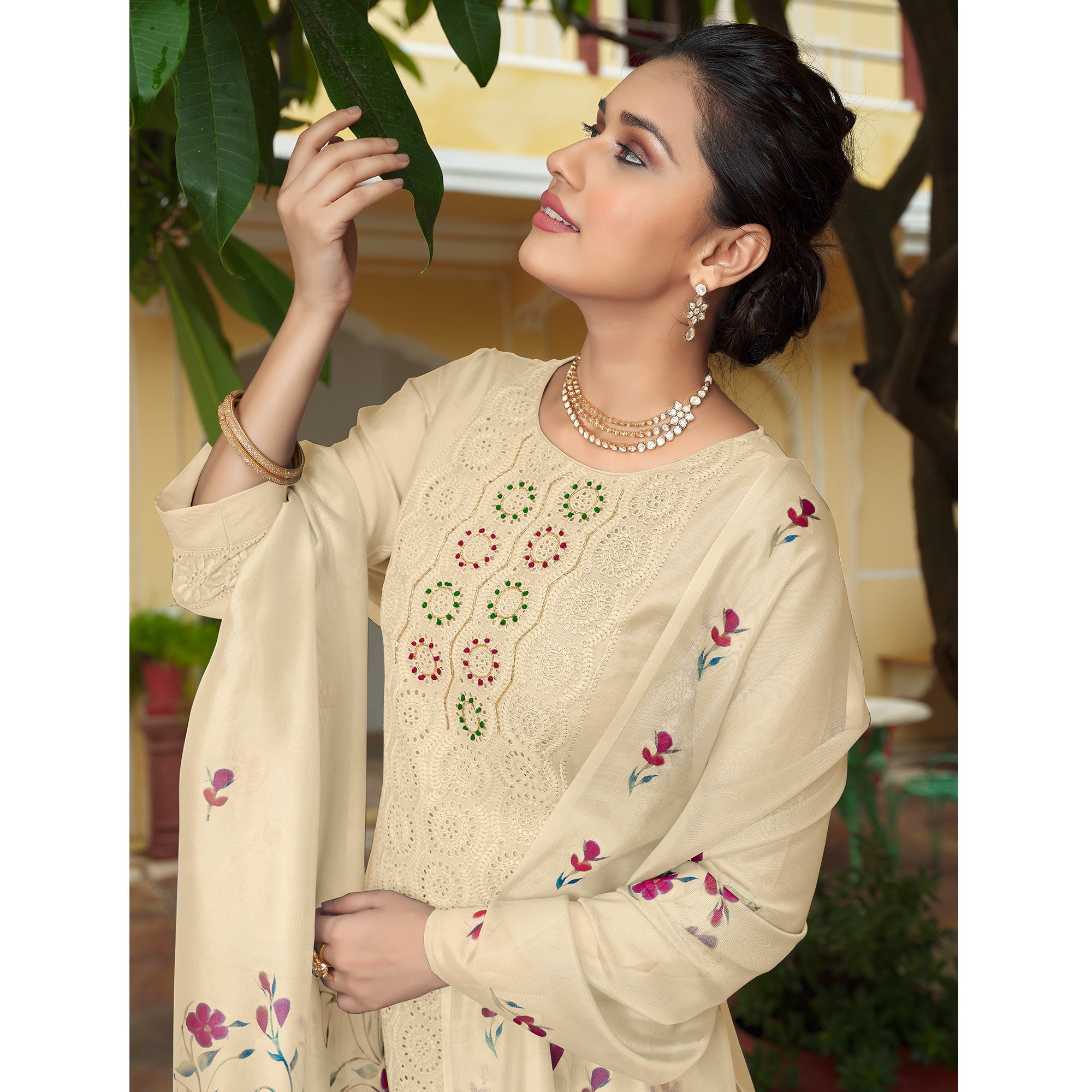 Cotton Embroidered Ladies White Chikankari Suit, Lucknowi at Rs 1300 in  Lucknow